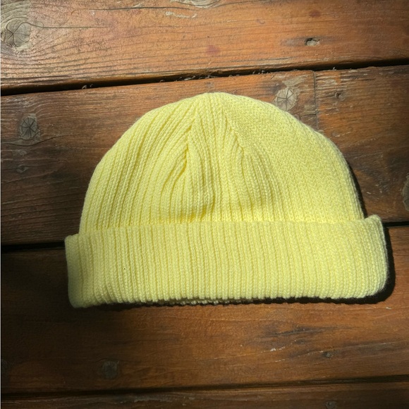 Notice the Reckless Beanie - Picture 3 of 4